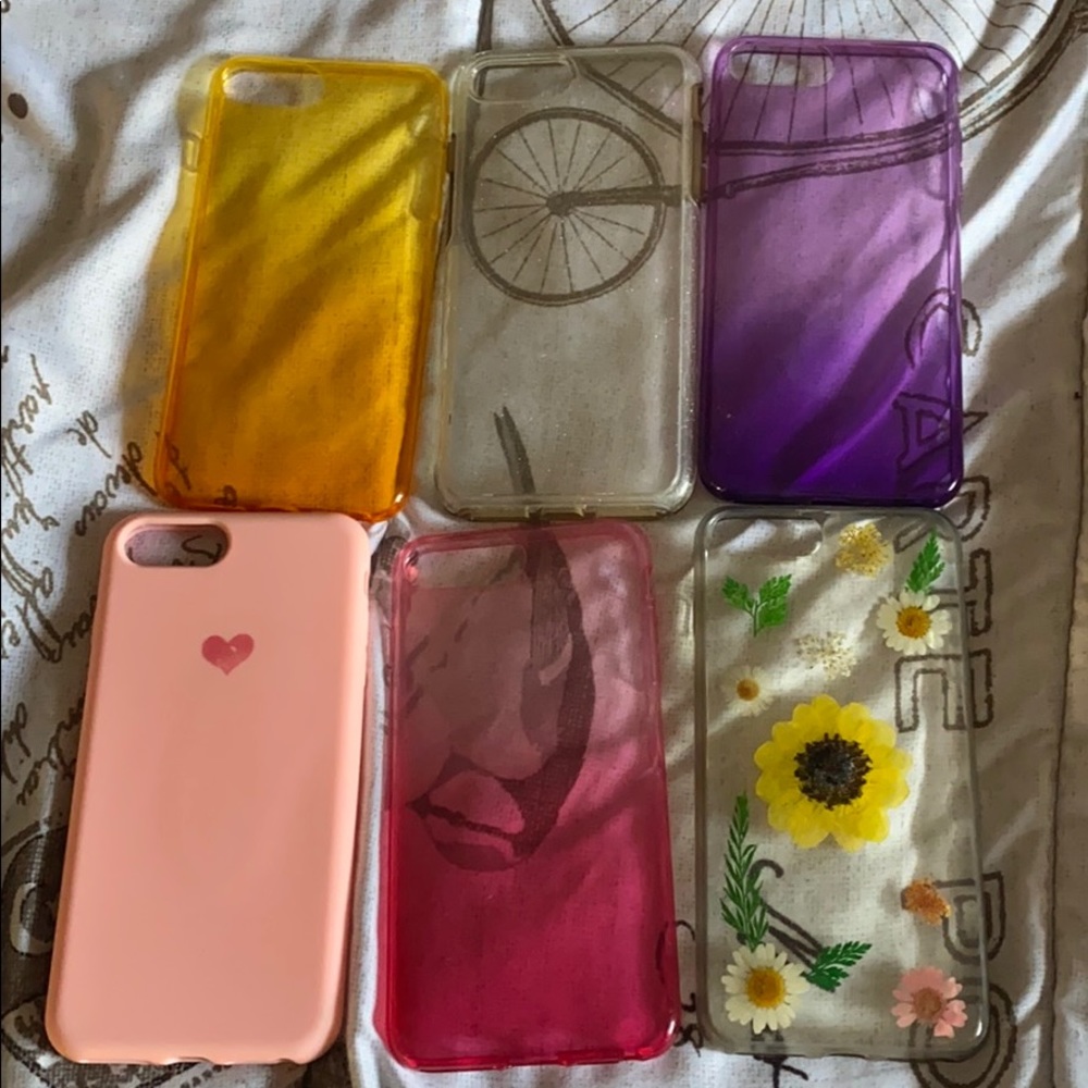 Six iPhone 8 phone cases